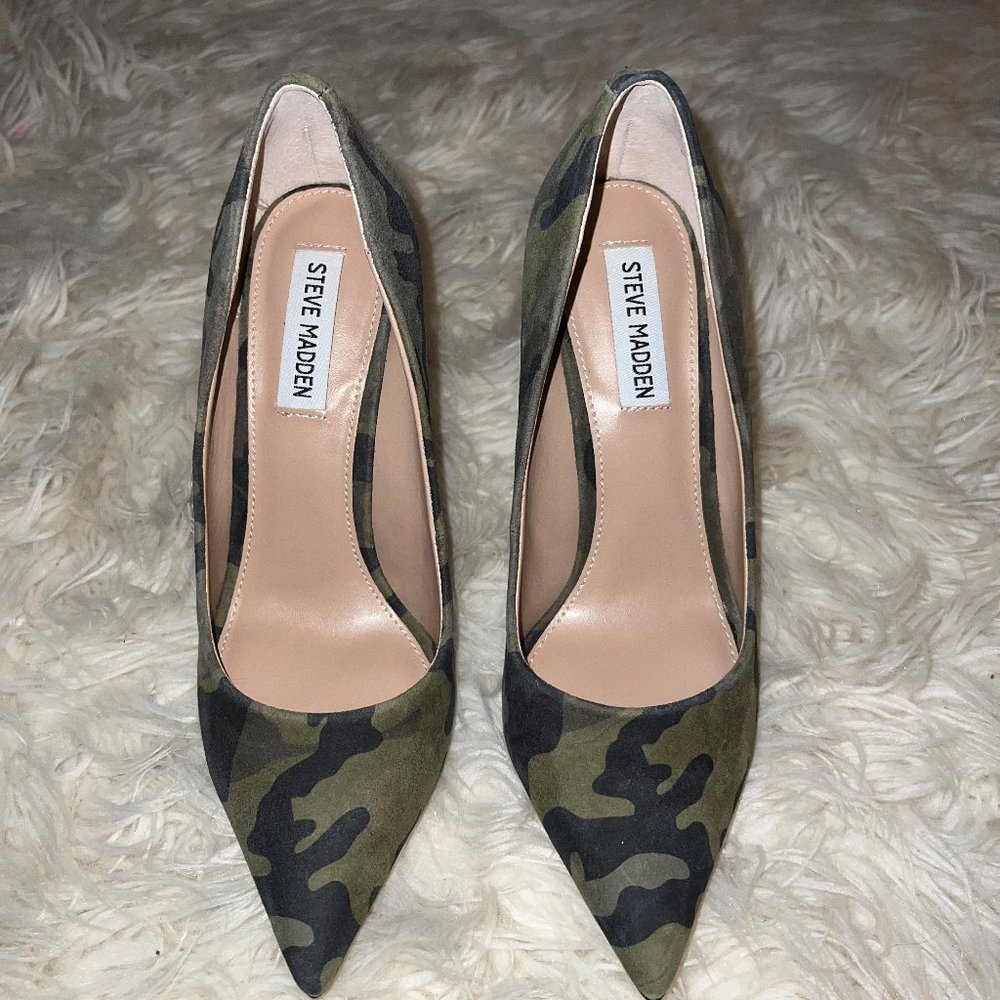 Steve Madden VALA Camouflage Pumps Sz 8